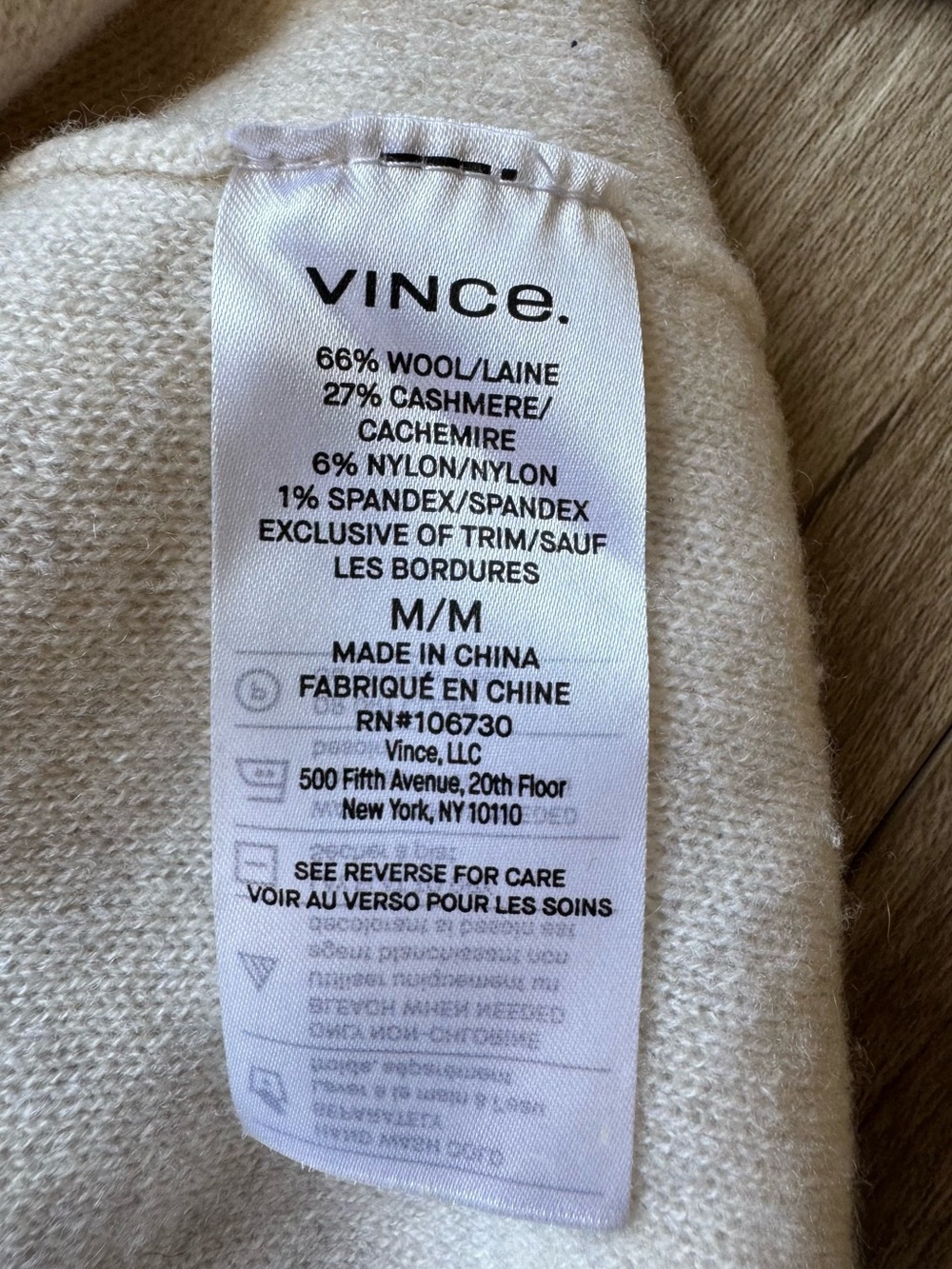 VINCE Women's Funnel Neck Pullover Sweater Size M Cream Cashmere blend - Picture 4 of 12